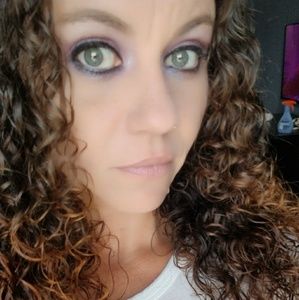 Meet your Posher, Holly